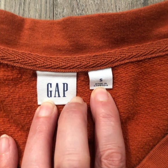 GAP sweatshirt - Picture 2 of 2